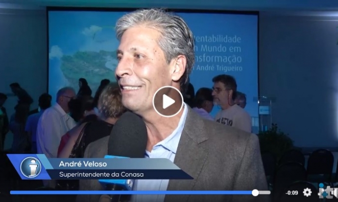 Journalist presents theme on sustainability in Salto